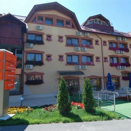 Grand Hotel Perla Ciucasului Tărlungeni Eksteriør billede