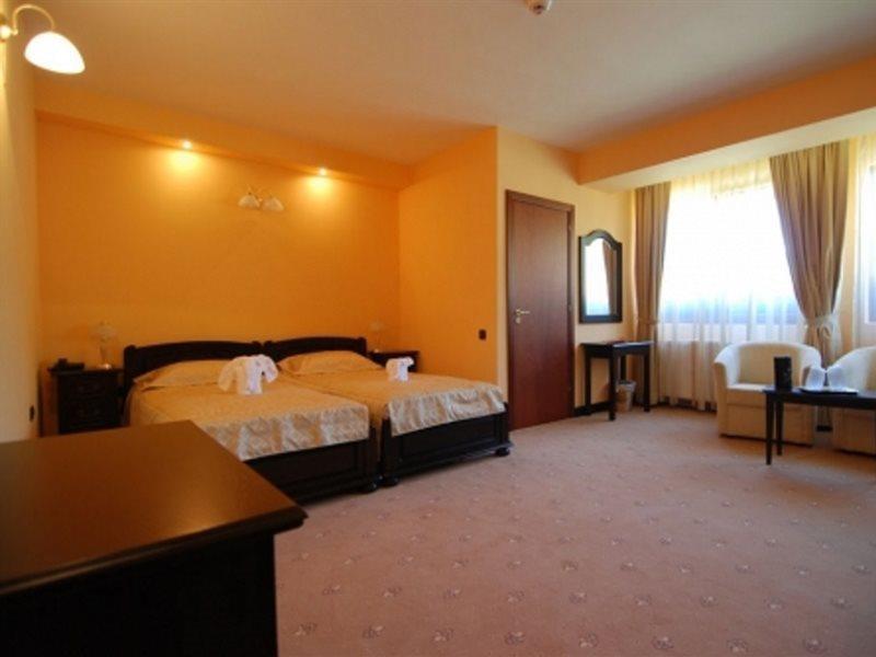 Grand Hotel Perla Ciucasului Tărlungeni Eksteriør billede