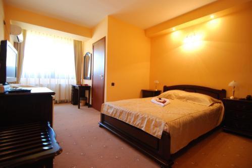 Grand Hotel Perla Ciucasului Tărlungeni Eksteriør billede