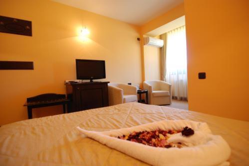 Grand Hotel Perla Ciucasului Tărlungeni Eksteriør billede