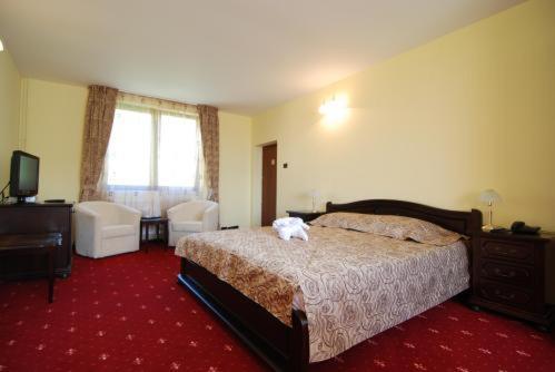 Grand Hotel Perla Ciucasului Tărlungeni Eksteriør billede