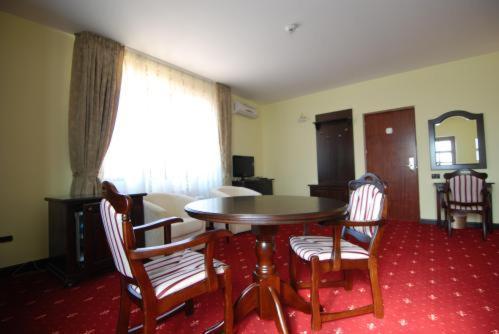 Grand Hotel Perla Ciucasului Tărlungeni Eksteriør billede